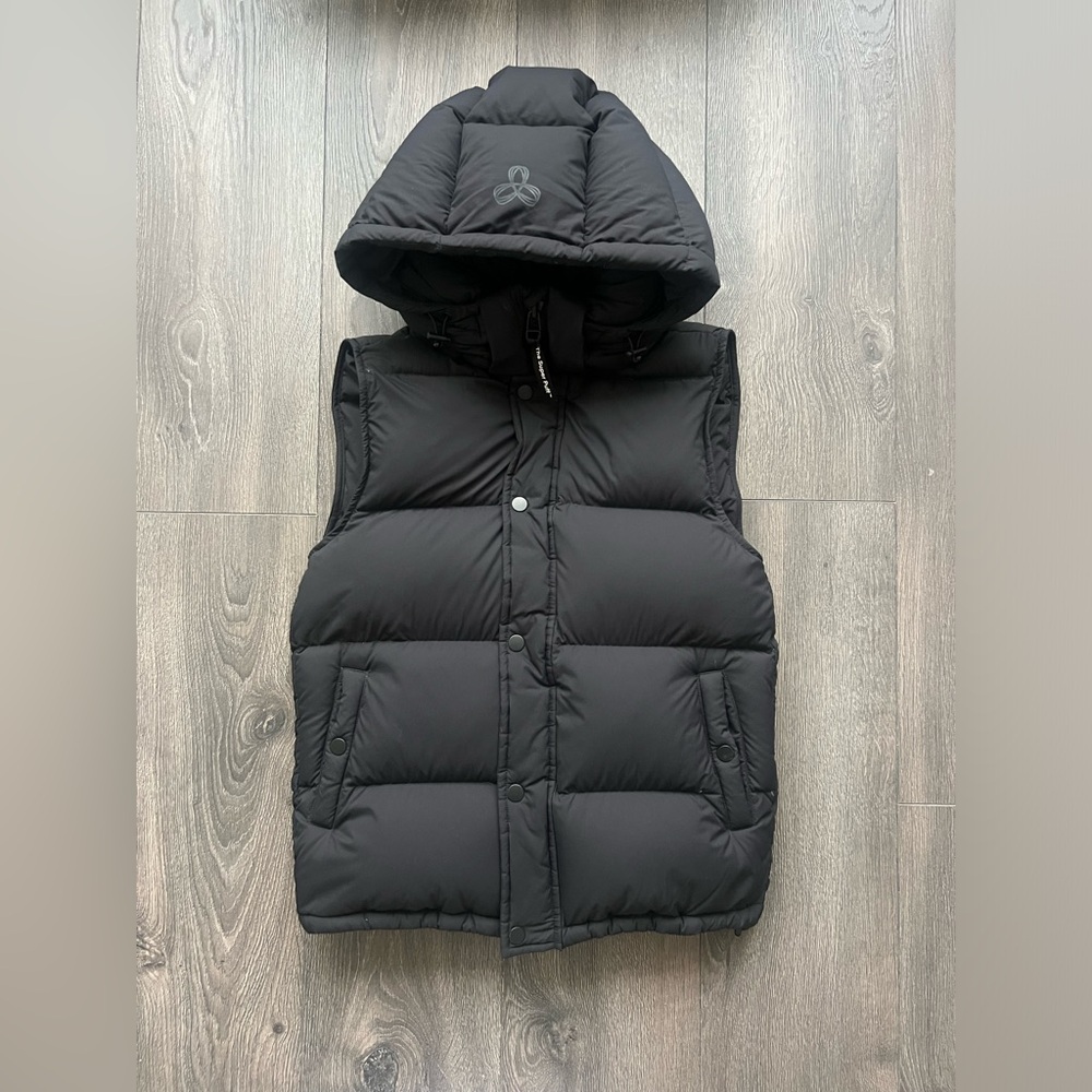 Aritzia Super Puff Vest